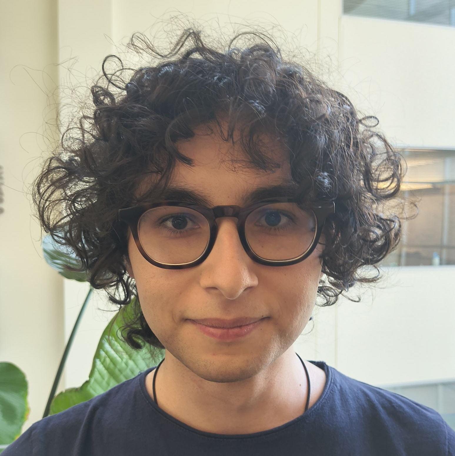 Headshot of Zakaria El-Helw