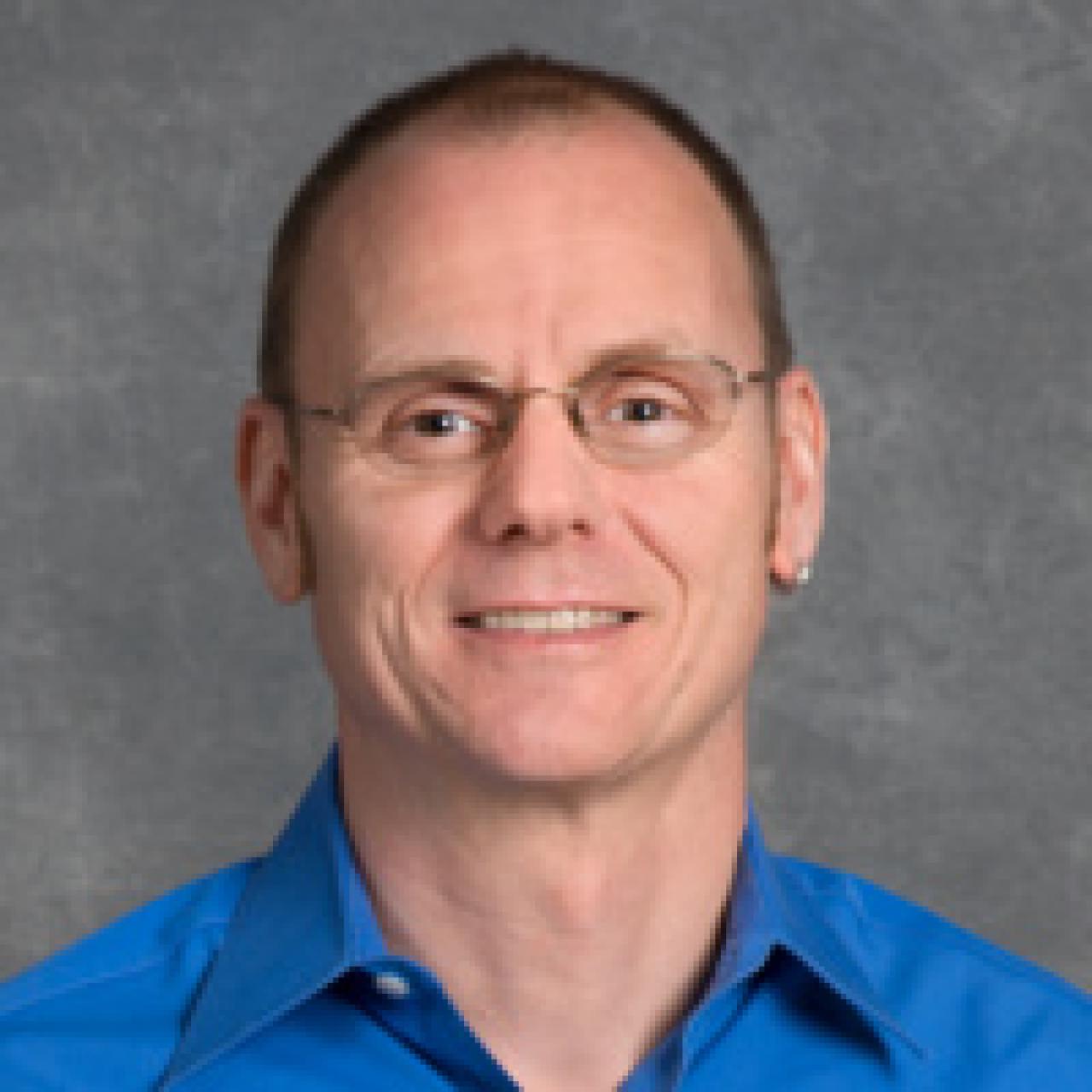 Headshot of Oliver Gessner